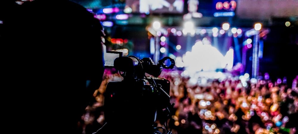 silhouette-videographer-had-been-recorded-blurred-bokeh-countdown-concert-bangkok-thailand(1)